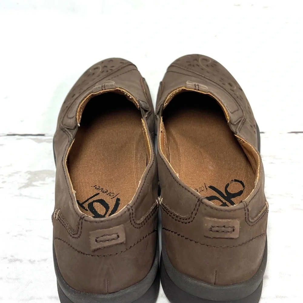 OTBT Victoria Loafers‎ Women’s Size 8.5W Brown Leather Laser Cut